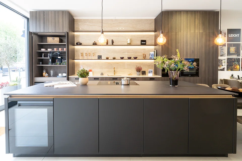LEICHT Handleless Kitchen on Display in Kingston Showroom