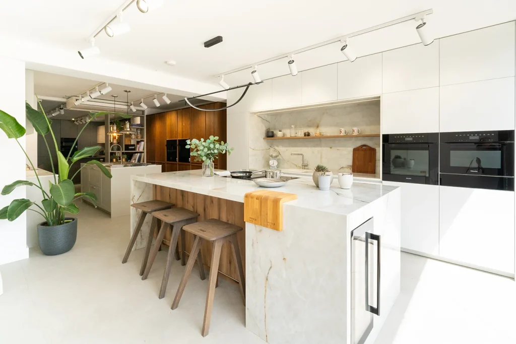 Richmond Kitchens - Twickenham Showroom - Leicht Display Kitchen